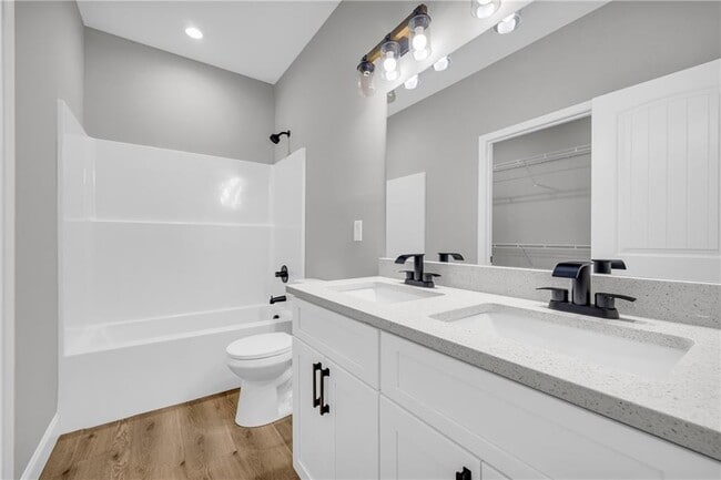 Building Photo - 155 Carey St