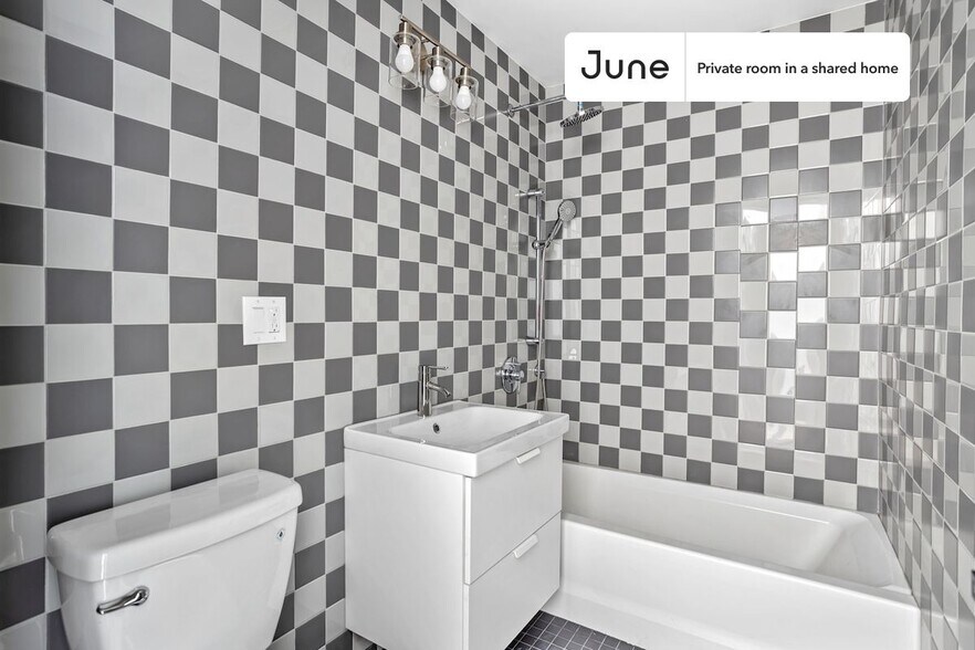 Building Photo - Room in Shared 4.0 bed/3 bath home