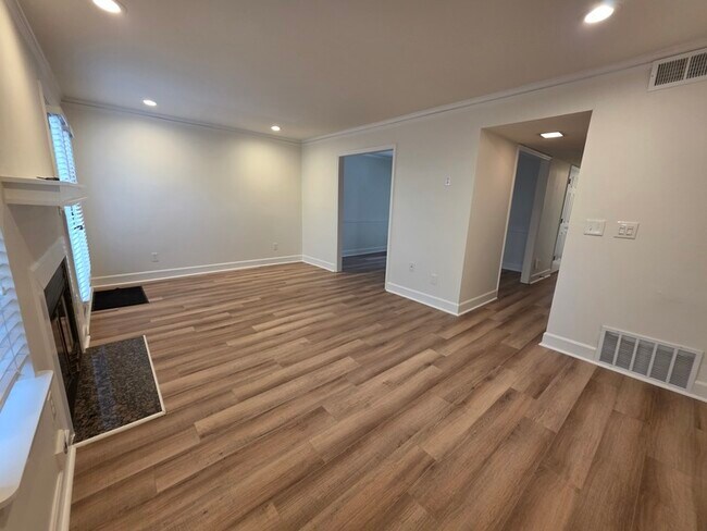 Building Photo - 1771 Defoor Ave NW