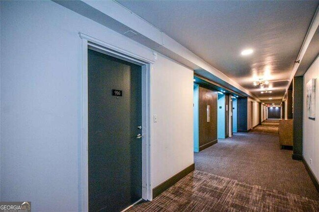 Building Photo - 620 Peachtree St NE