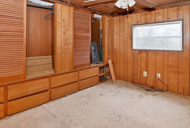 Building Photo - 1305 Ridge Cir