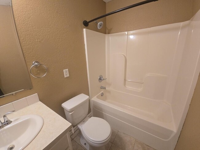 Building Photo - Charming 3-Bedroom Home with Large Yard