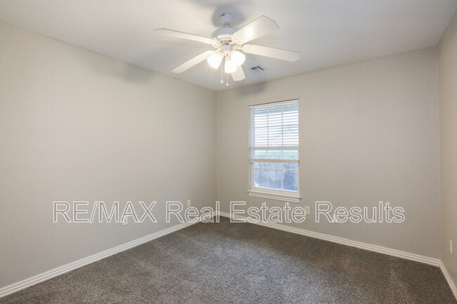 Building Photo - 3711 SW Hansom Loop