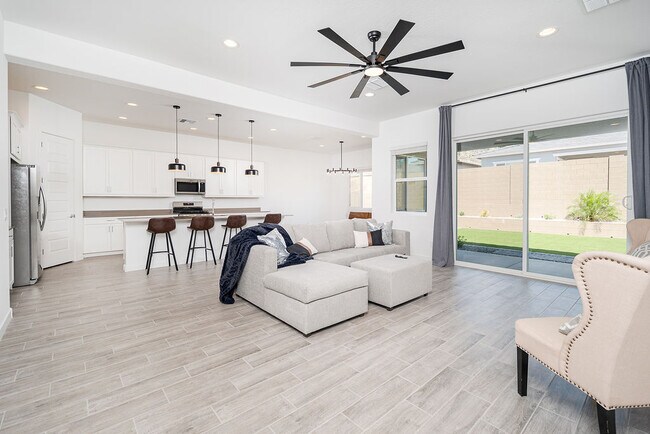 Building Photo - 3260 W Peak View Rd