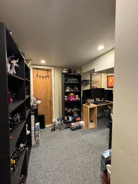 Building Photo - 615 W Waverly Pl