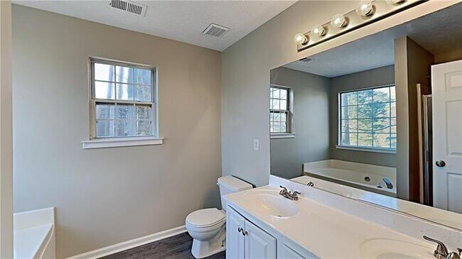 Building Photo - 4 bedroom Kennnesaw House