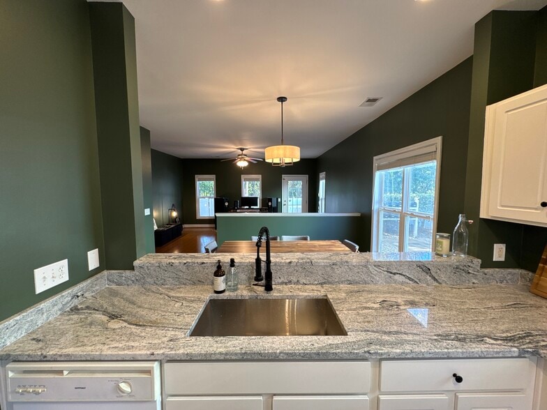 Kitchen/Dining/Living - 1917 Wayne St