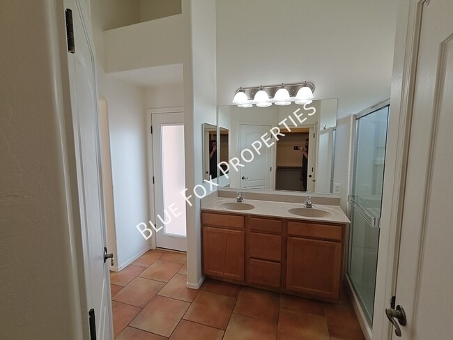 Building Photo - 5322 W Olivine Dr