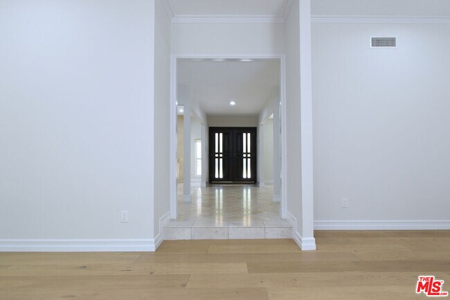 Building Photo - 23637 Park Belmonte