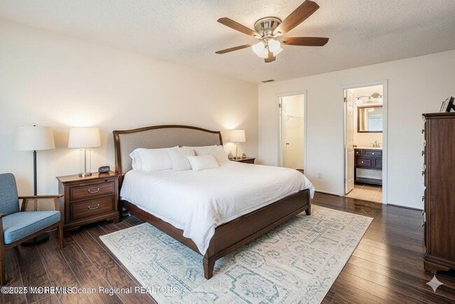 Building Photo - 166 Tulip Ln