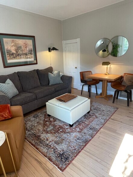 Building Photo - 1737-1/2 S 10th St