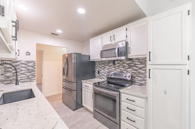 Building Photo - 6822 Rivulet