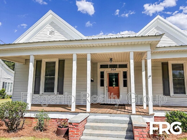 Building Photo - 304 N Caswell St