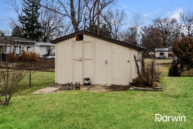 Building Photo - 819 Riderwood Dr