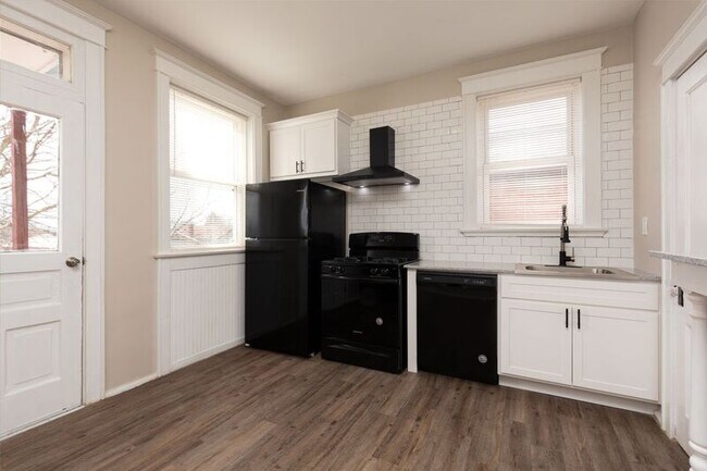 Building Photo - 4914 Loughborough Ave