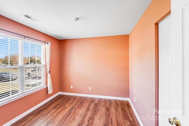 Building Photo - 5911 Vista Verde Ct