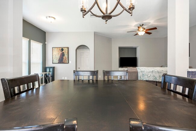 Building Photo - 28139 Canyon Wren Dr