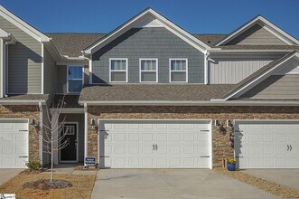 Building Photo - 204 Reynard Trl