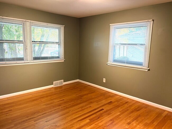 Building Photo - 27160 Spring Arbor Dr