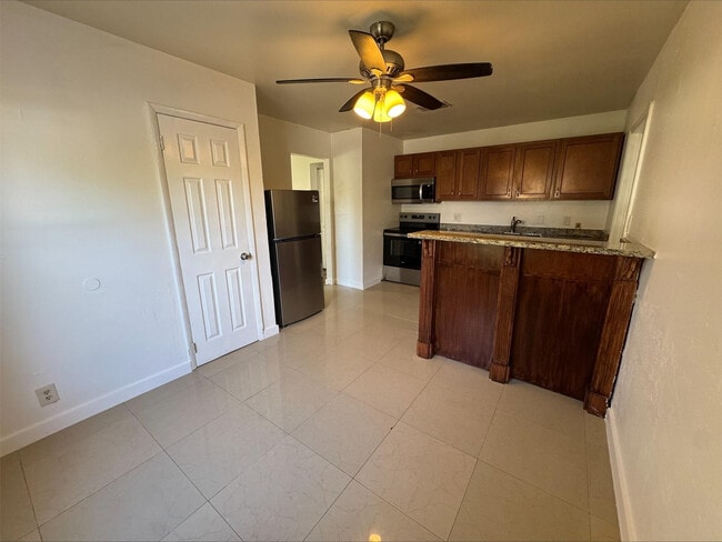 Building Photo - 788 NW 15th Pl