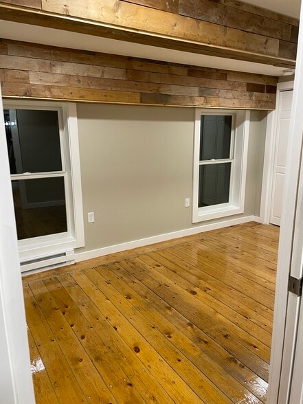 Building Photo - 20 N Main St