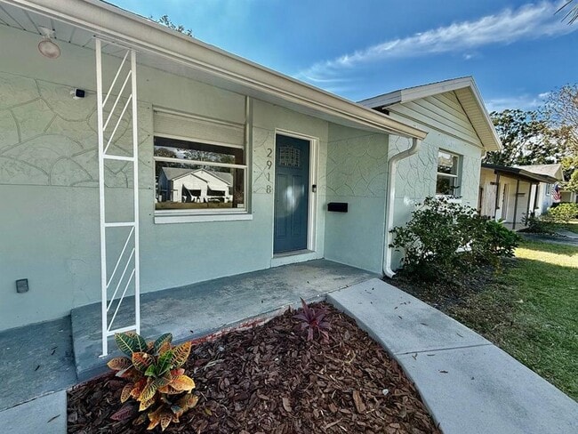 Building Photo - 2918 10th Ave N