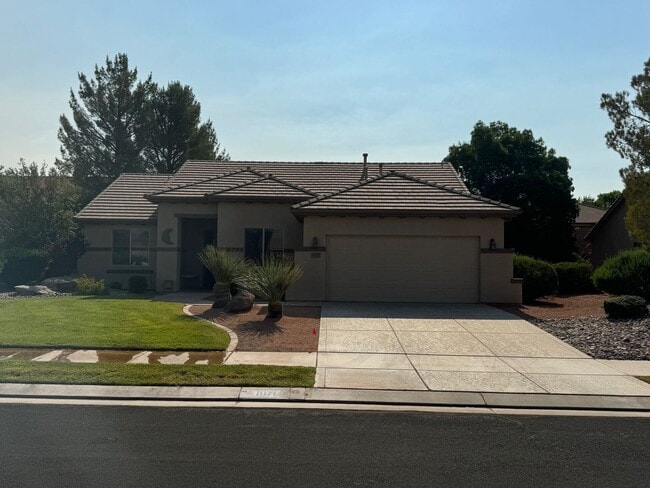 Building Photo - Single Level 3 Bedroom Home. Pet Friendly!
