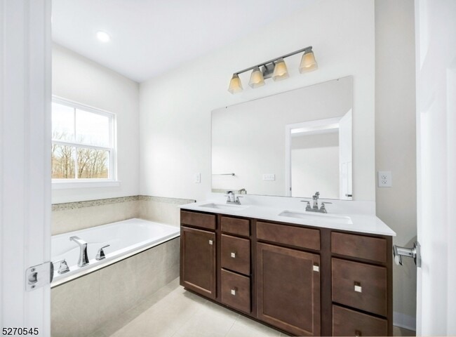 Building Photo - 19 Peckwell St