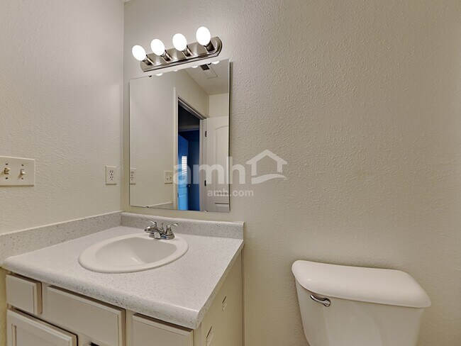 Building Photo - 19344 Fox Chase Dr