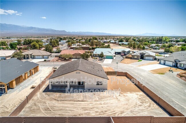 Building Photo - 6380 Waterford St
