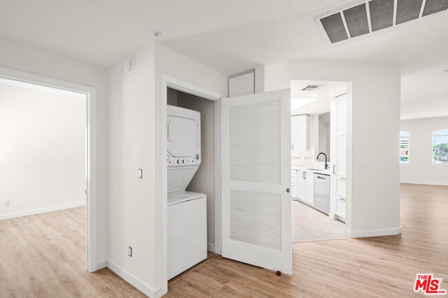 Building Photo - 1255 Federal Ave