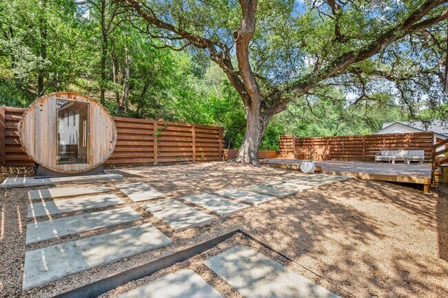 Primary Photo - 2810 Oak Springs Dr