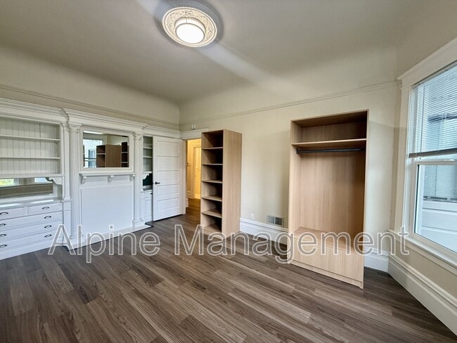 Building Photo - 274 4th Ave