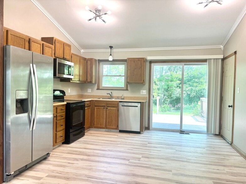 Building Photo - 1708 Deer Run Dr