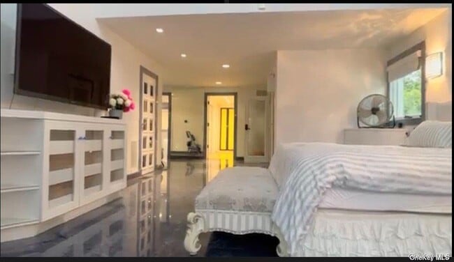 Building Photo - 215-40 27th Ave