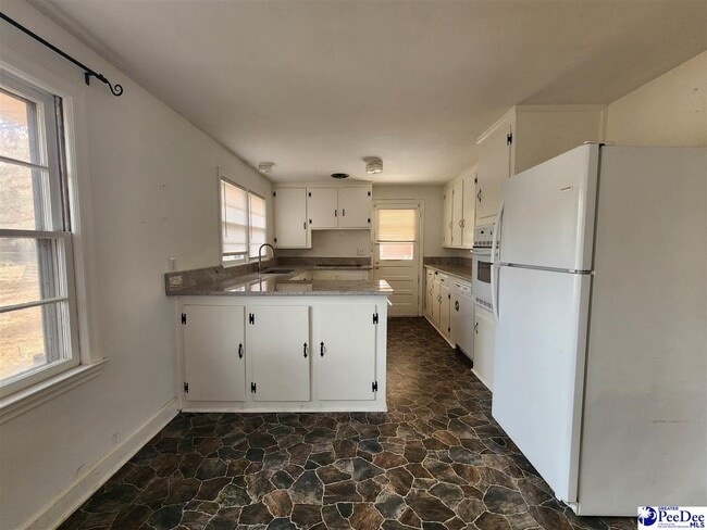 Building Photo - 2345 W McCown Dr