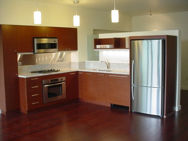 Building Photo - 3601 S River Pkwy