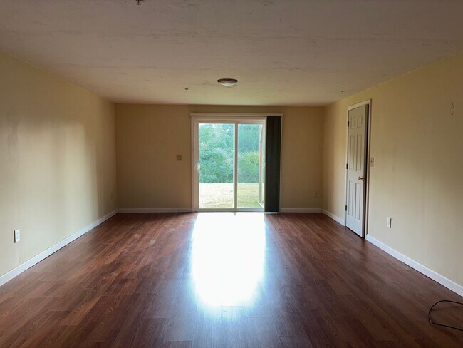 Building Photo - 95 Green Briar Rd