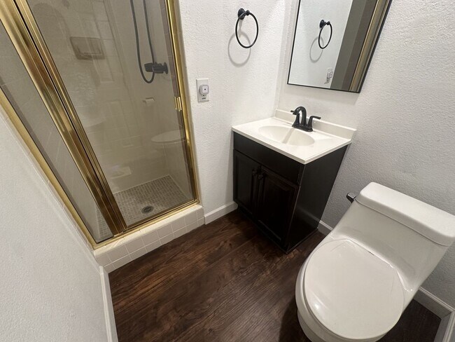 Building Photo - Point South Mountain; Located in the highly desirable Point South Mountain Community, resort styl...