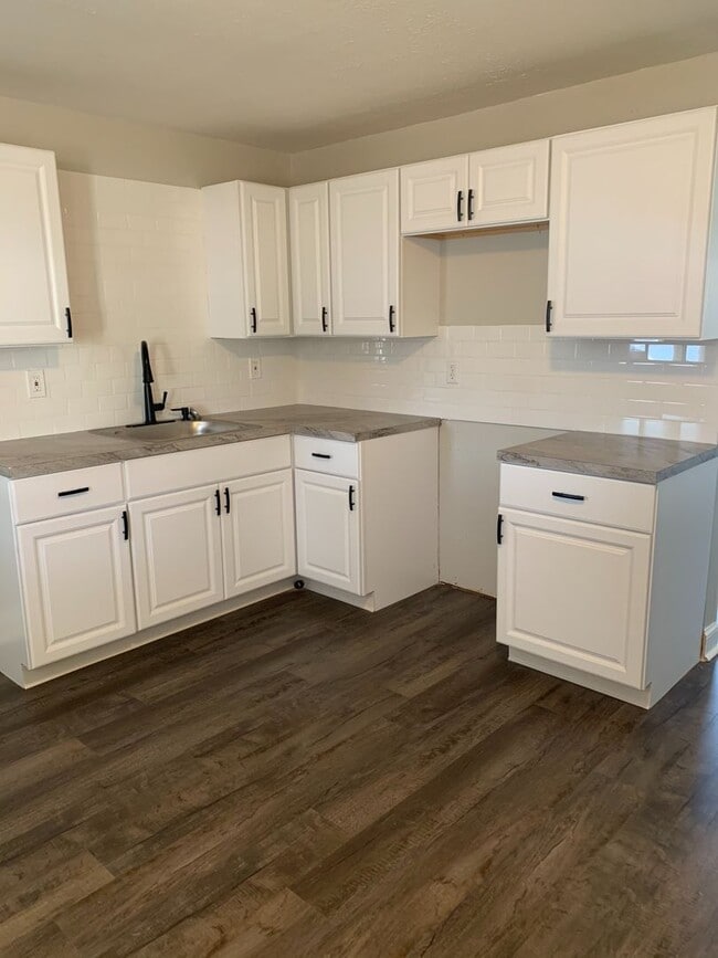 Building Photo - Stunning 3 Bedroom Home for Rent! SECTION ...