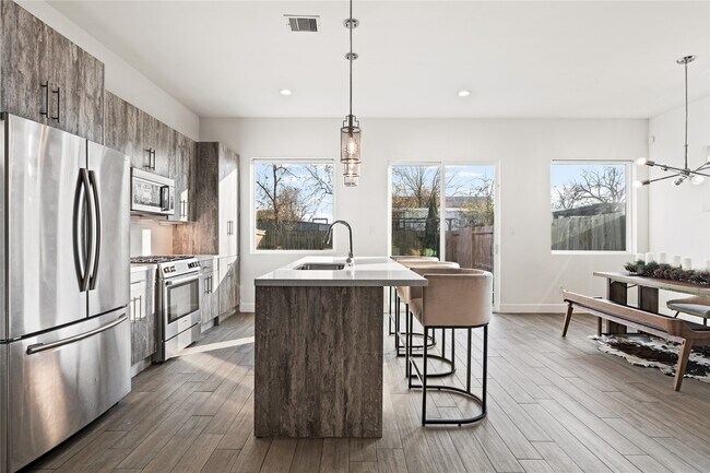 Building Photo - 6819 Rocinante Ln