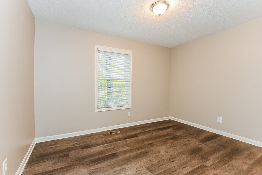 Building Photo - 4797 Rock Island Ln NW