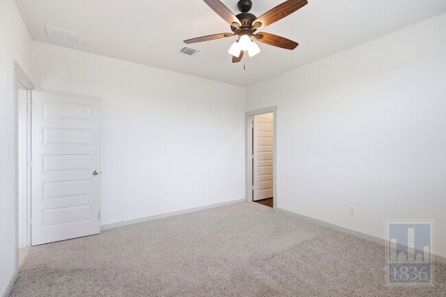 Building Photo - 216 Big Cypress Byu Rd