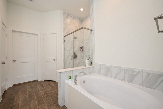 Building Photo - 1535 Cathedral Bend Drive