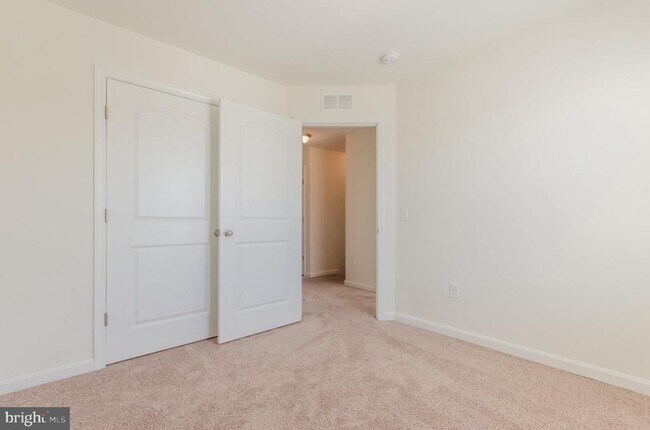 Building Photo - 172 Drexel Ct
