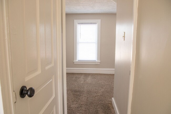 Building Photo - 307 Muench St
