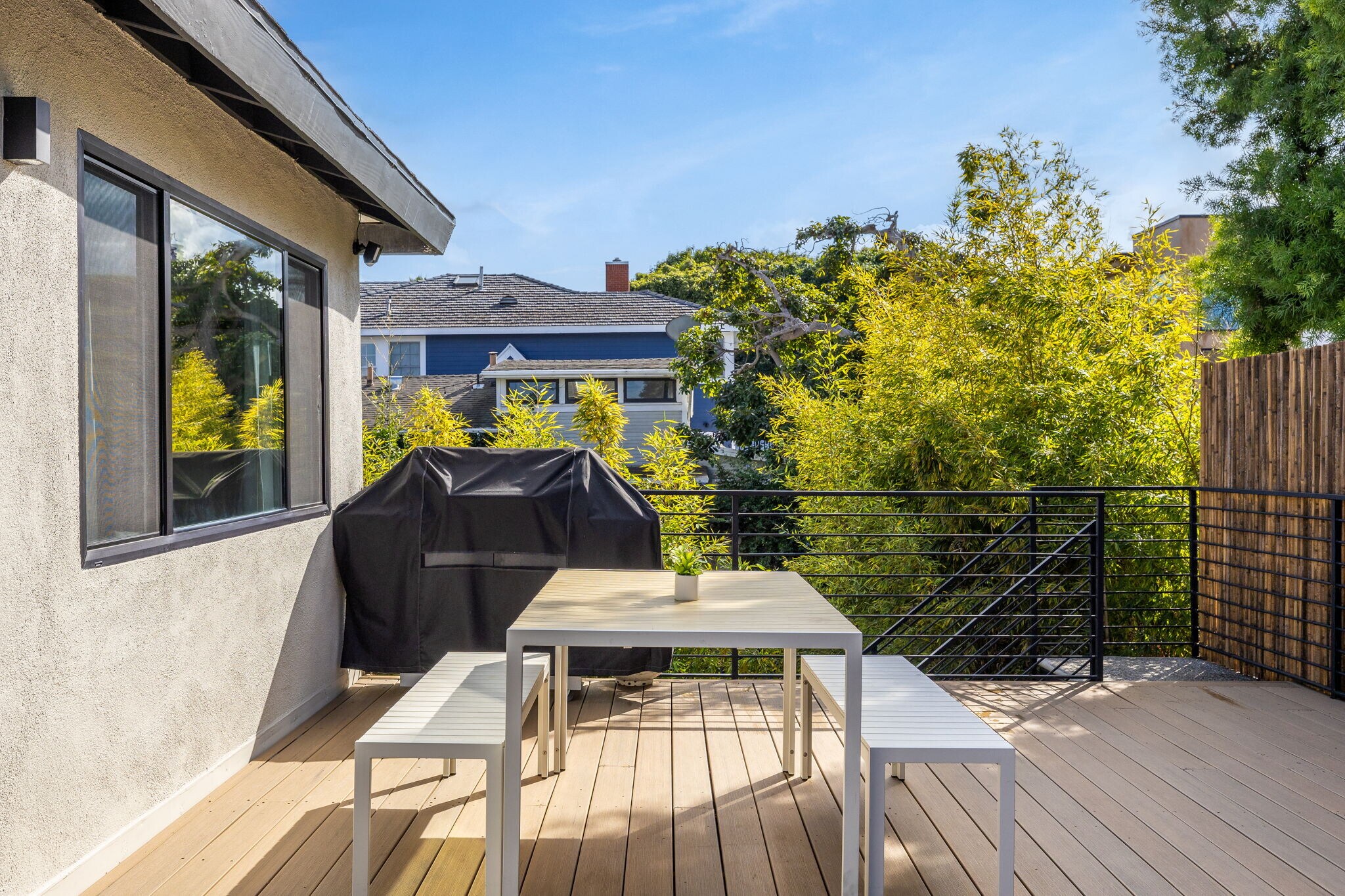 Building Photo - 321 N Gertruda Ave