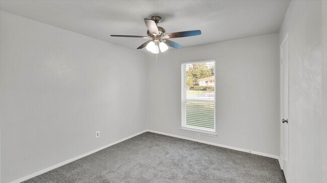 Building Photo - 1500 High Ridge Rd