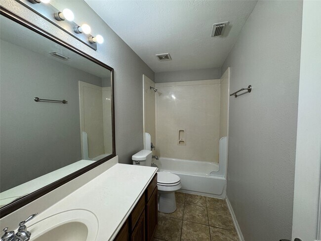 Building Photo - 5907 Yaupon Ridge Dr