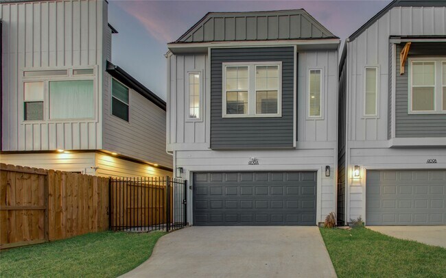 Building Photo - 4109 Hare St